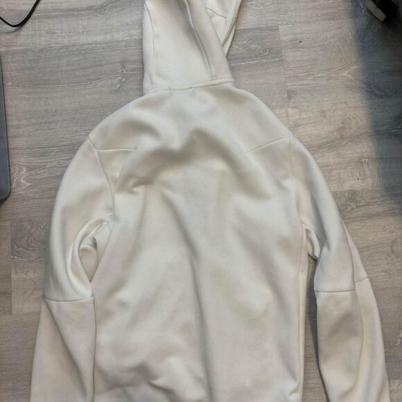 Nike Tech Fleece - Picture 2 of 3